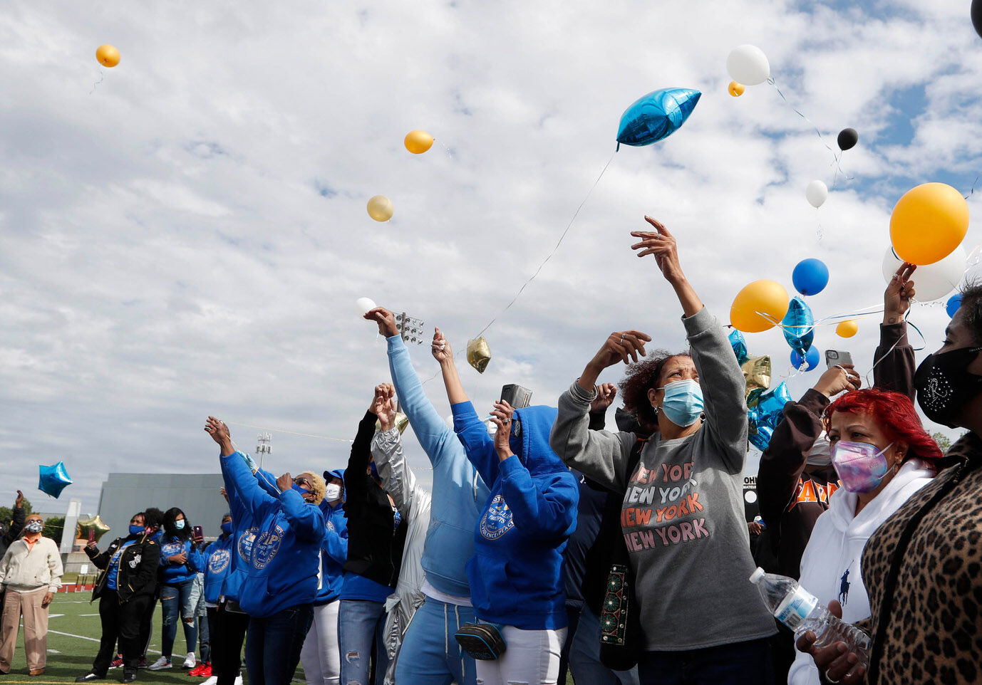 Releasing the balloons